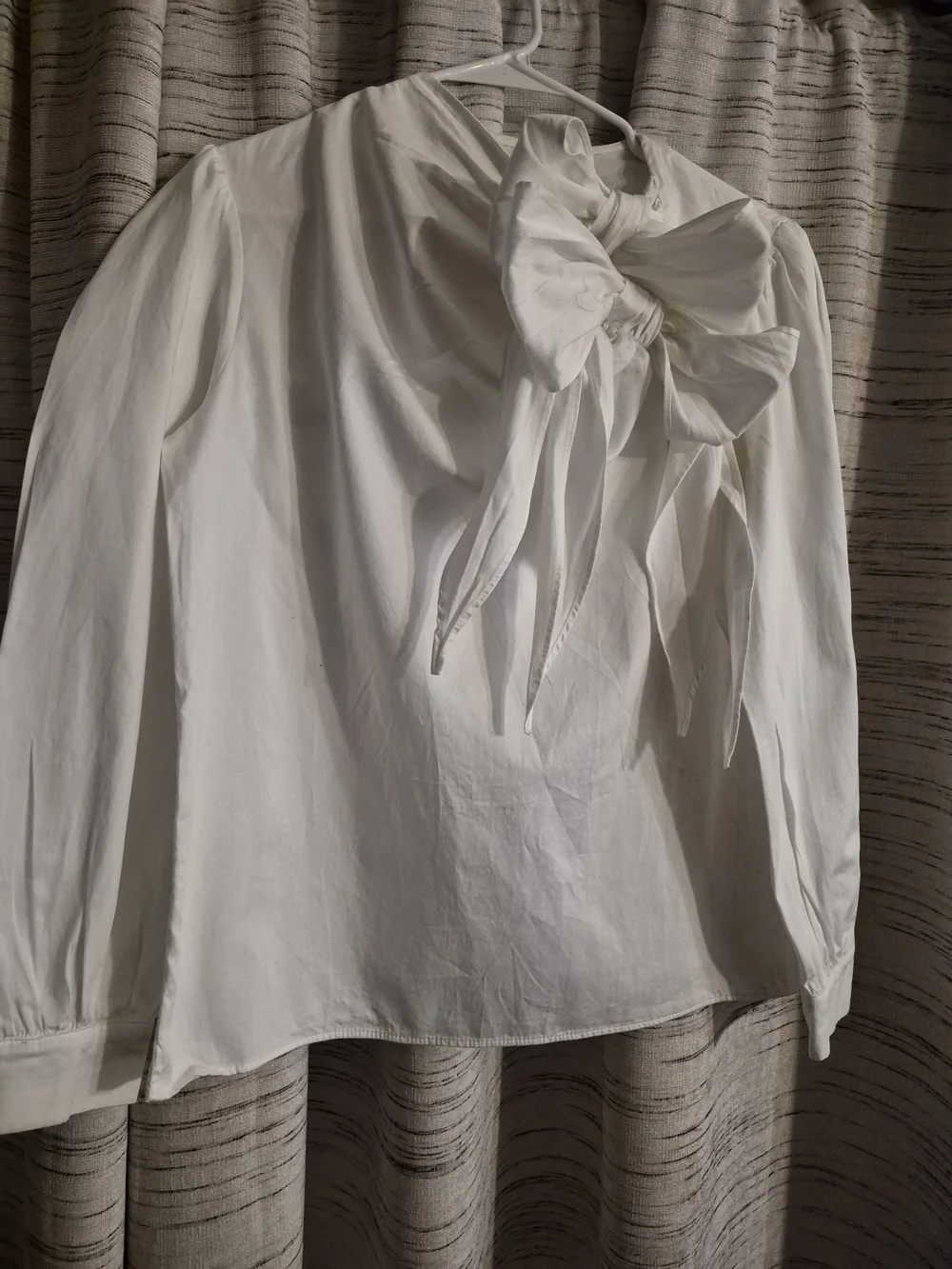 Anthropologie White Bow-Tie Puff Sleeve Blouse Size Small